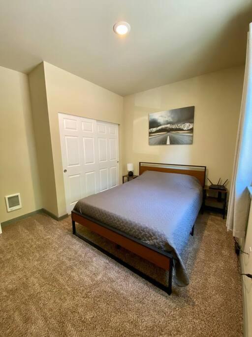New Modern Cabin! 5Mi To Mt Rainier National Park! Hot Tub & Wifi Ashford Kültér fotó
