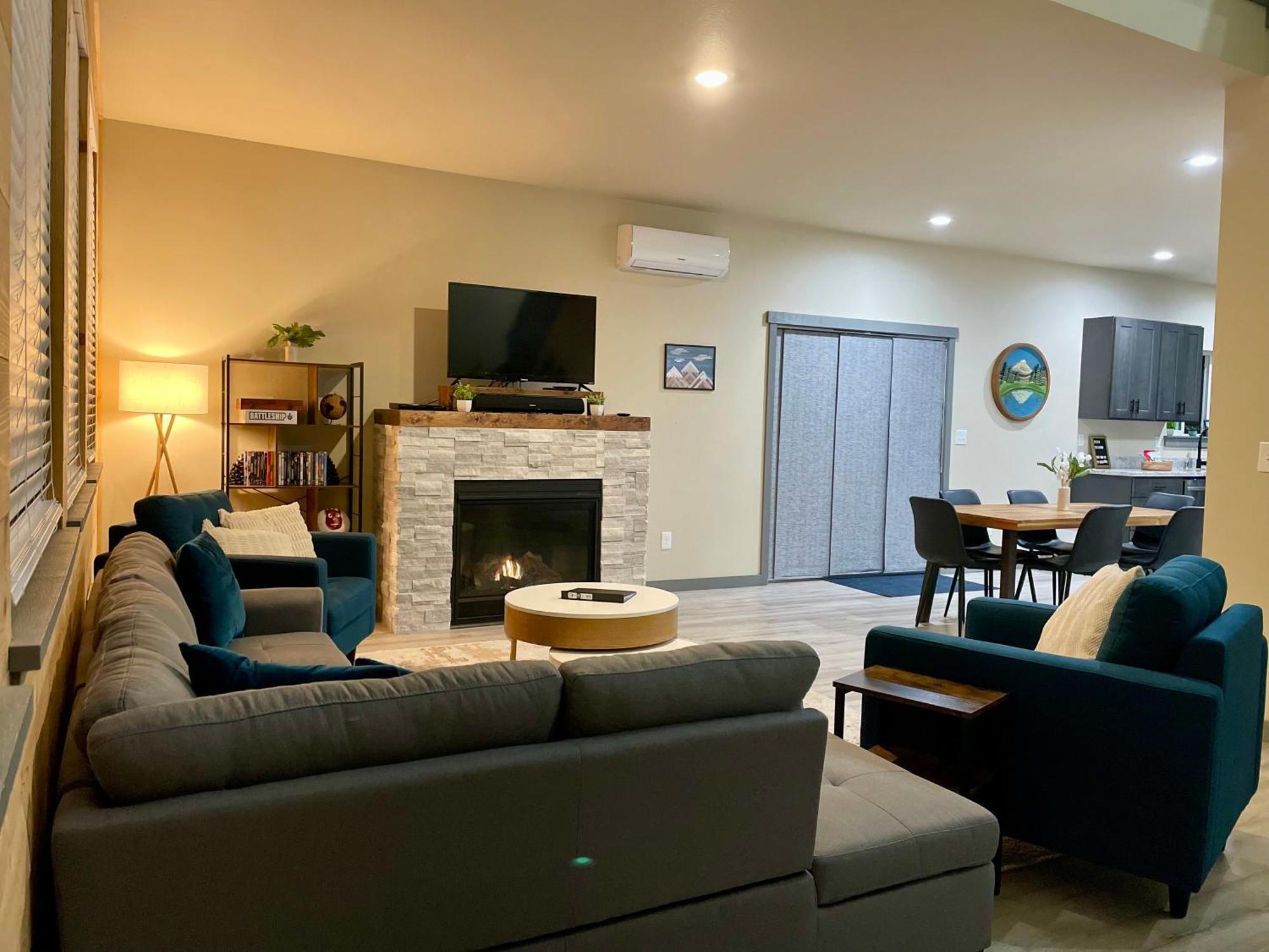 New Modern Cabin! 5Mi To Mt Rainier National Park! Hot Tub & Wifi Ashford Kültér fotó